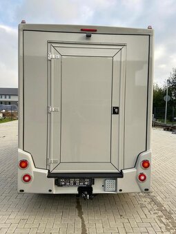 Pferdetransporter an: Renault Master - 5