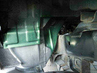 Nissan Navara 2,5 TDi 76kw original lack,ohne rost - 5
