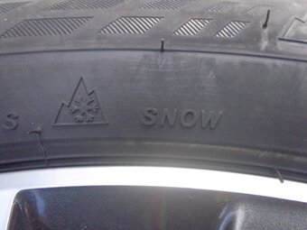 VW Tiguan nagelneue Ganzjahres-Winterradsatz 235/55R18 - 5