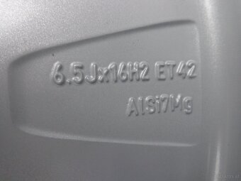 VW T-Roc / VW Passat brandneue Winterradsatz 16" - 5