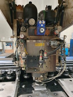 Sonstiges / Stanzmaschine / TRUMATIC 3000 R - 5