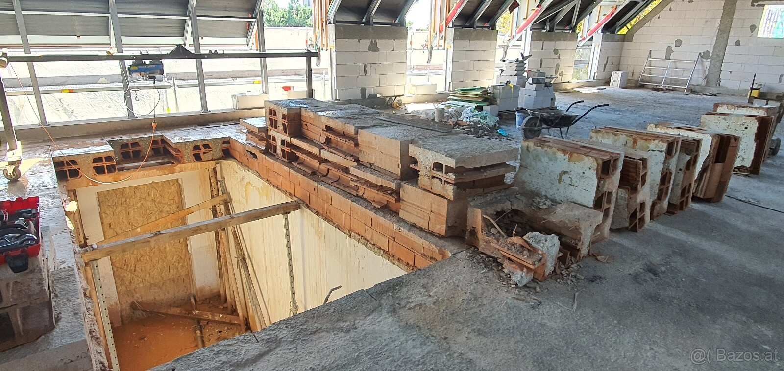 Kernbohrungen und Betonschnitte an. - 6