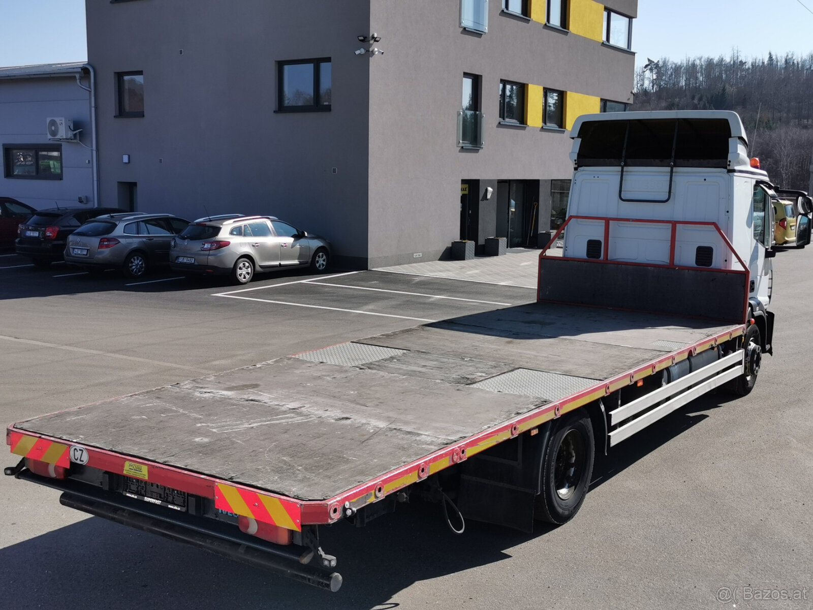 Spezialfahrzeug für Containertransporte IVECO 150E32 E6 - 6