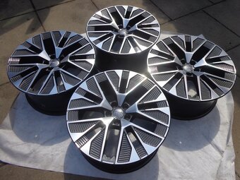 Audi Q8 E-tron neue 21Zoll Alufelgen Front poliert - 6