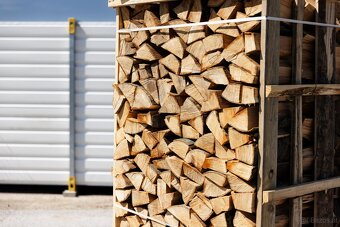 25,33,50 Brennholz,halb-/trocken Buche, Eiche Kiste 1,95 - 6