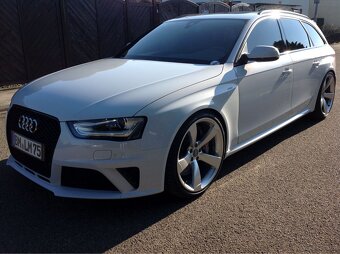 Audi RS4 - 6
