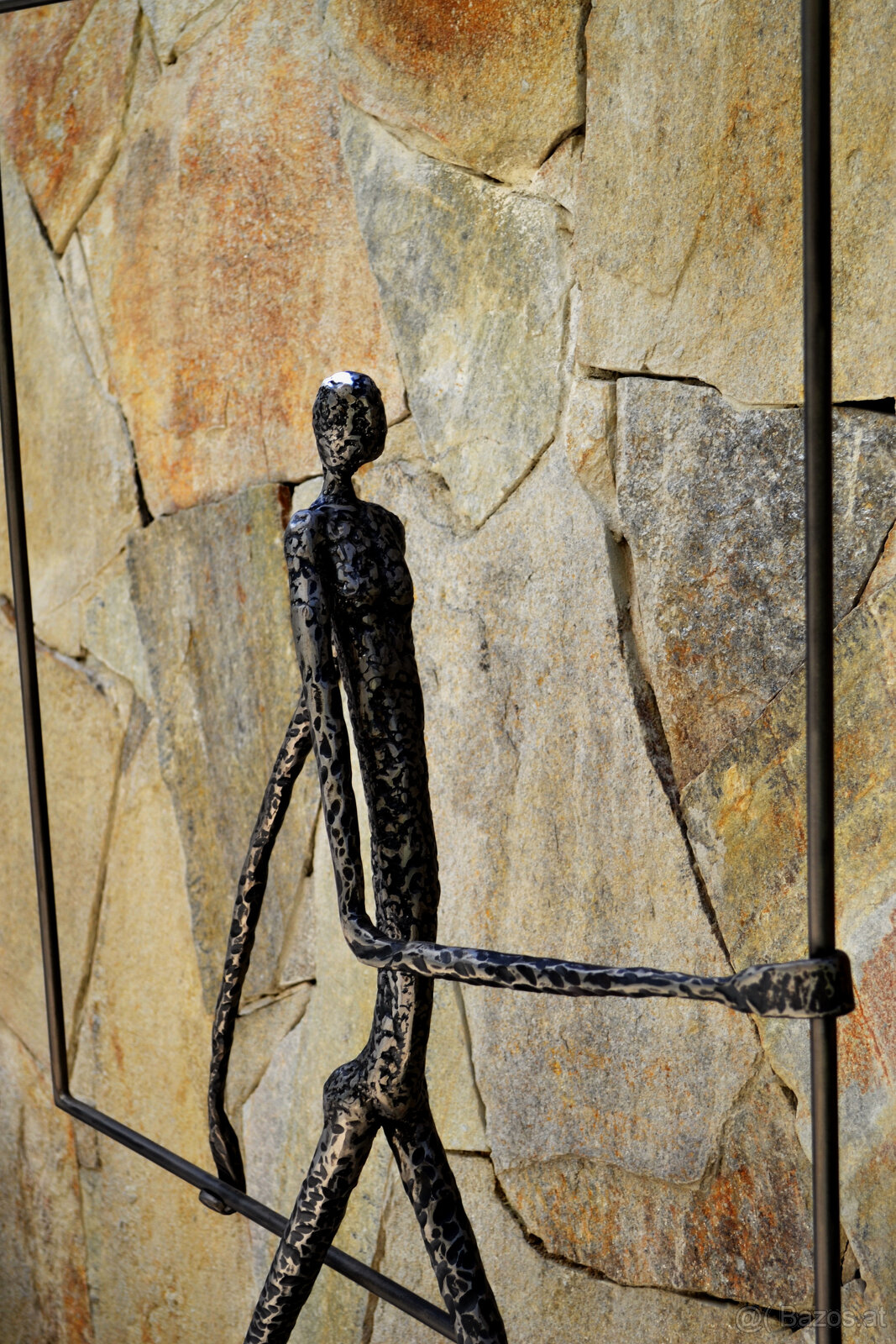 Gehende Frau mit Quadrat - 7