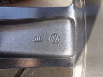 VW T-Roc / VW Passat / Seat Ateca nagelneue Winterradsatz17 - 7