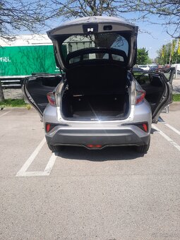 Toyota C-HR 1.8 - 7