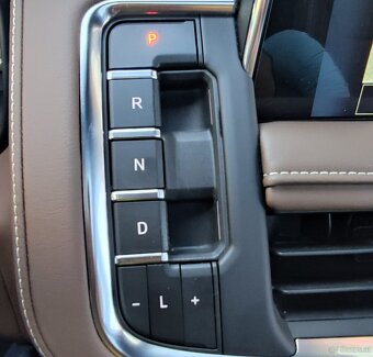 Chevrolet Suburban LPG 6.2L Hight Country 7 míst - 7