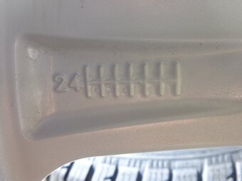 VW T-Roc neue winterradsatz 215/55R17 - 7