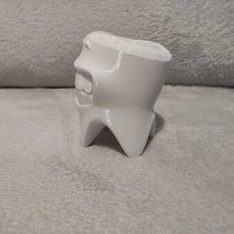 Zahnbürsten- und Hygiene-Ständer - 7