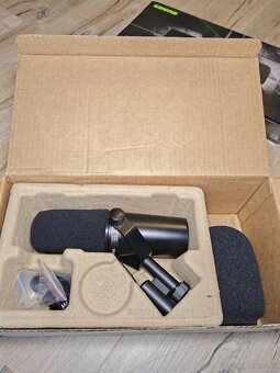 Shure SM7B Mikrophone - 7