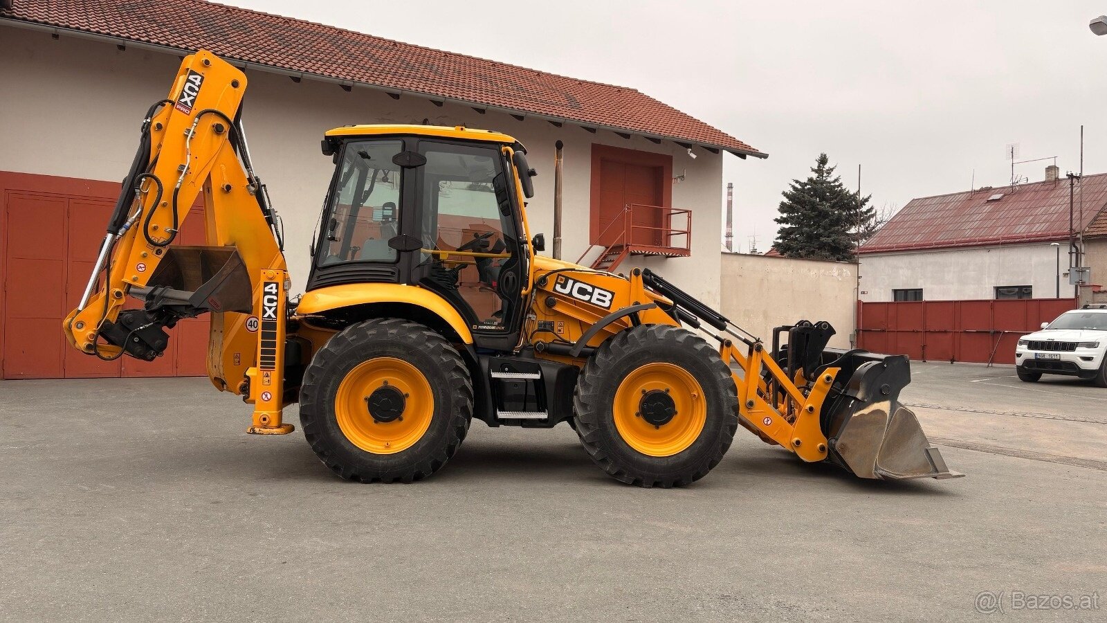 JCB 4CX PRO - 8