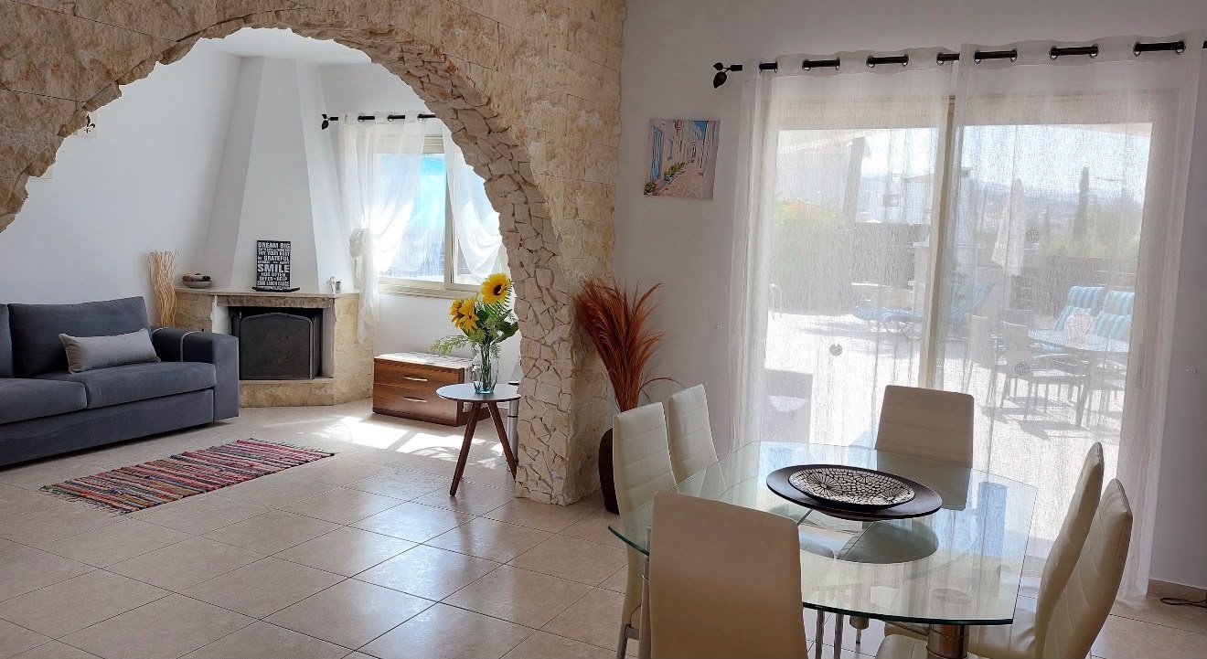 Freistehende Villa mit Pool in Paphos - 8