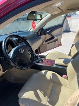 Lexus IS250 - 8