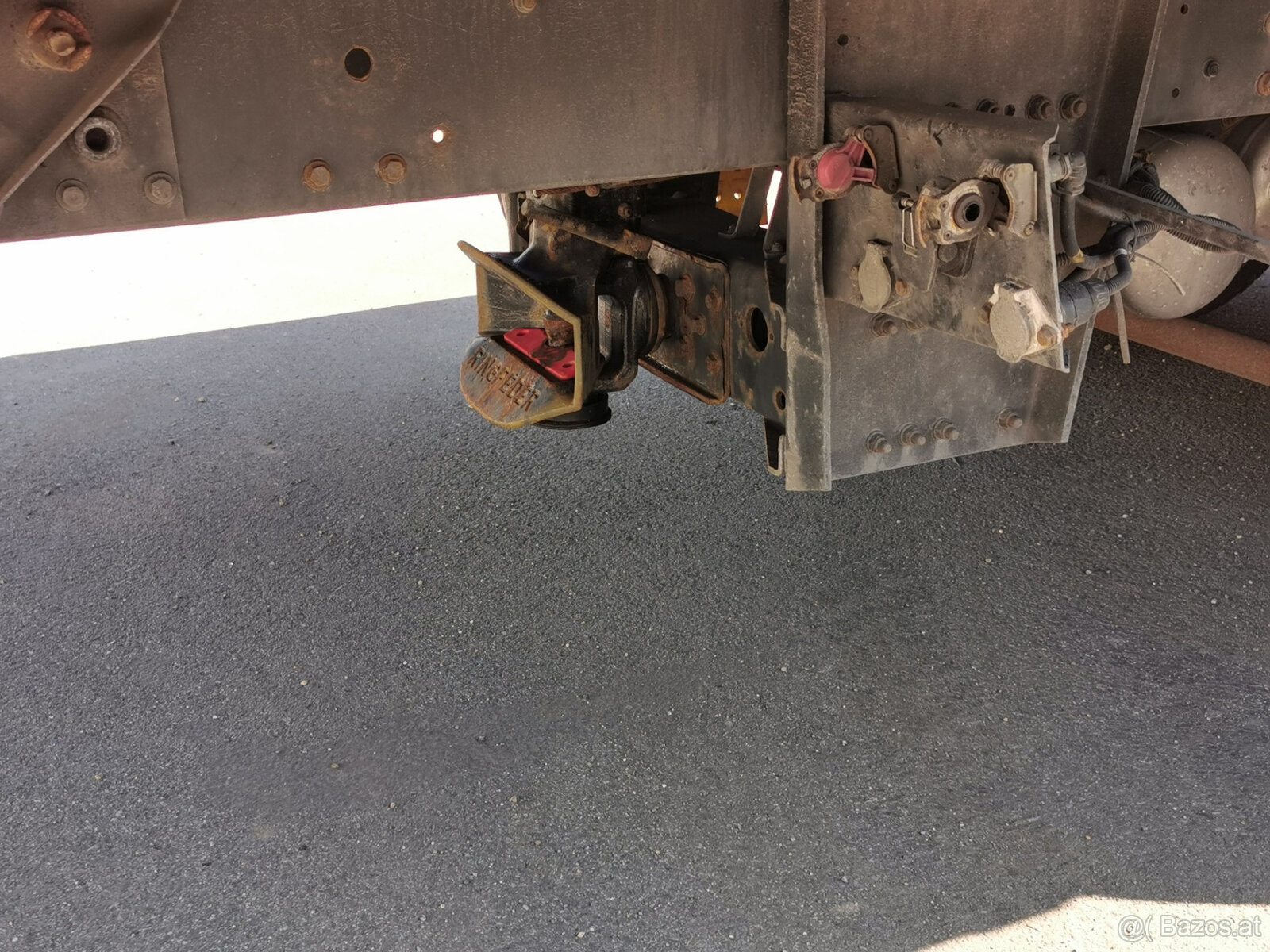 Spezialfahrzeug für Containertransporte IVECO 150E32 E6 - 9