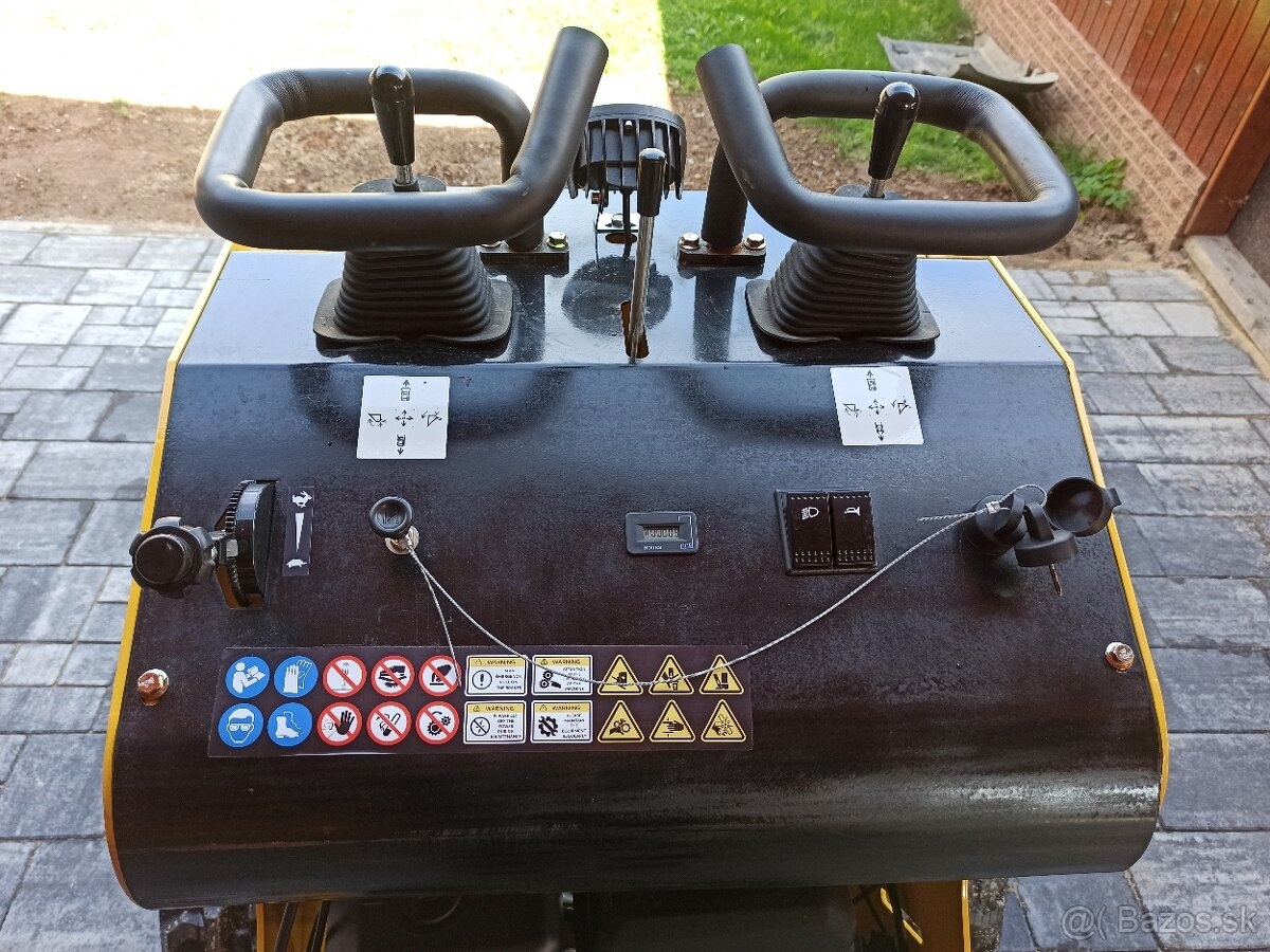 Neuer Mini-Skidloader Machpro MP‑S300 - 9