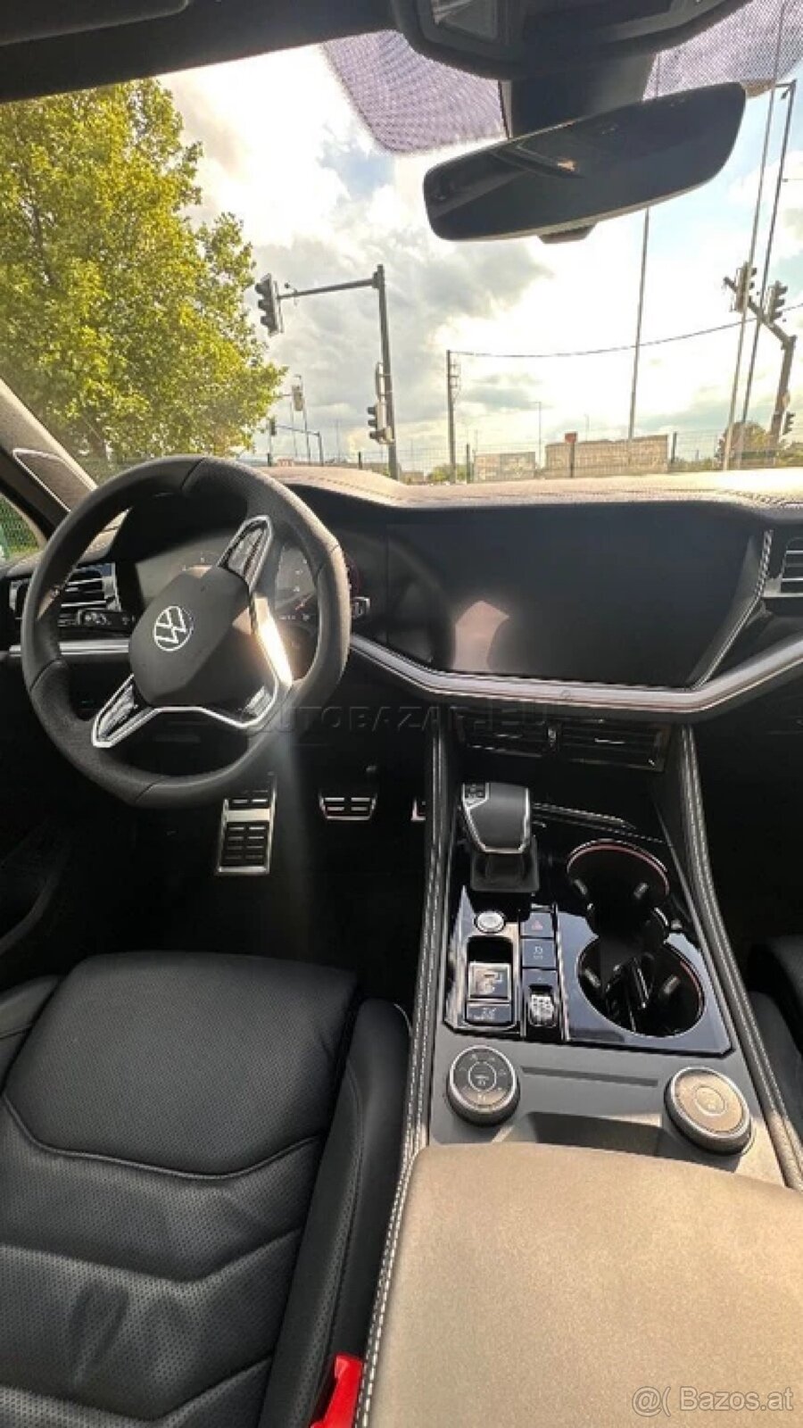 Volkswagen Touareg 3.0 V6 TDI R-Line 4Motion Tiptronic - 9