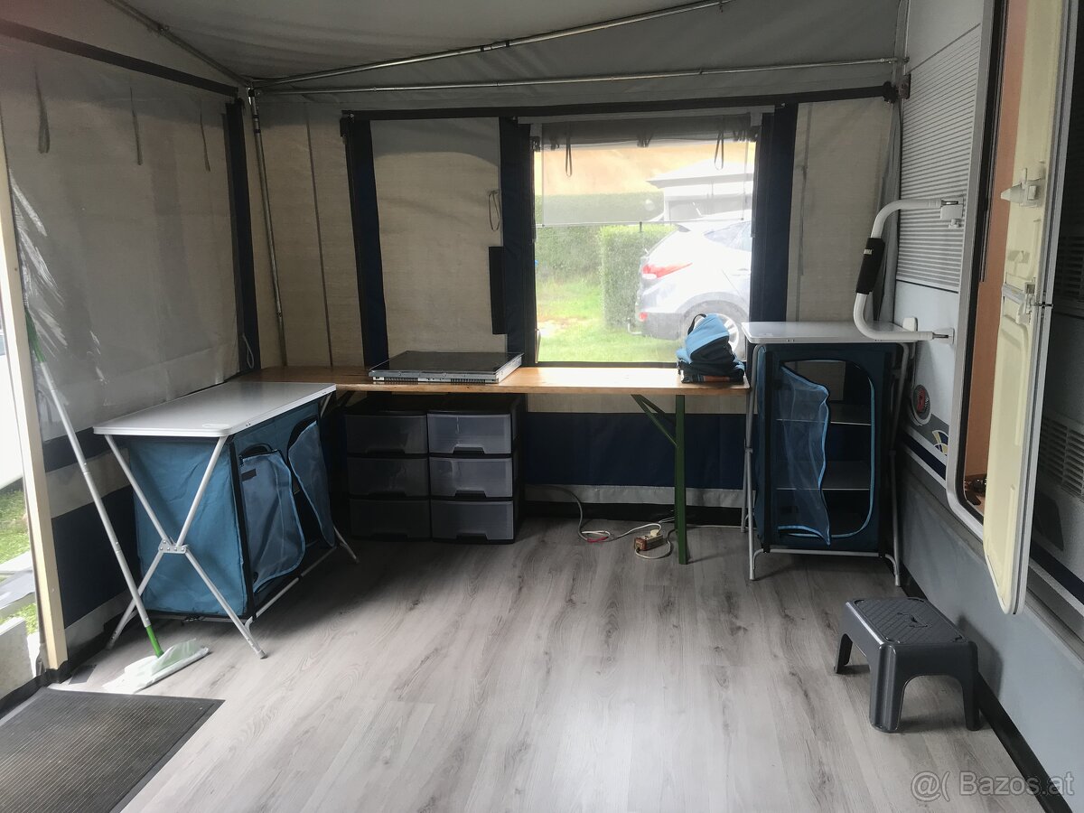 Wohnwagen mit Vorzelt und Fix Platz - 9