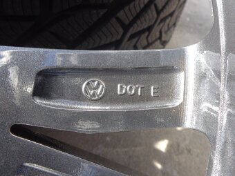 VW Tiguan nagelneue Winterradsatz 235/55R18 - 9
