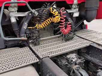 Zu verkaufen Sattelzugmaschine MERCEDES-BENZ ACTROS 1845 E6 - 9