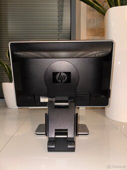 HP Computer - 9