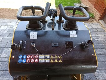 Neuer Mini-Skidloader Machpro MP‑S300 - 9