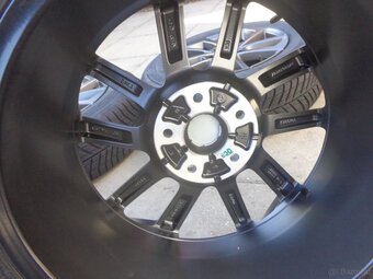 Hyundai Tucson NX4 nagelneue Winterradsatz 215/65R17 - 9